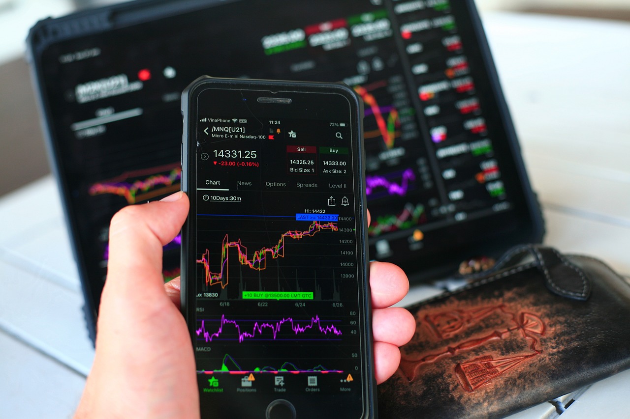Como investir na Rico pelo celular?